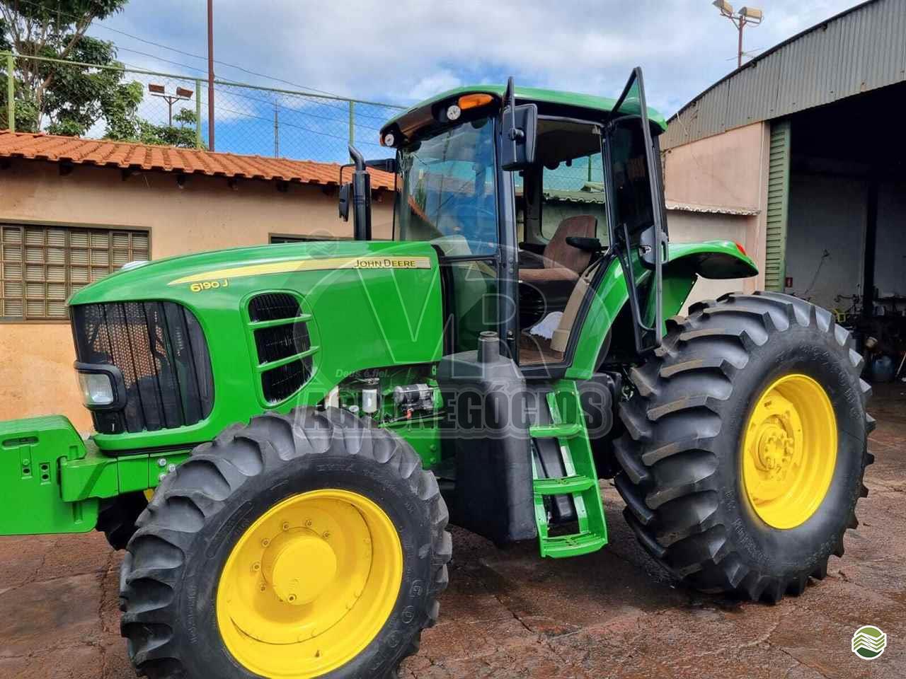 JOHN DEERE 6190J de VR Agronegócios